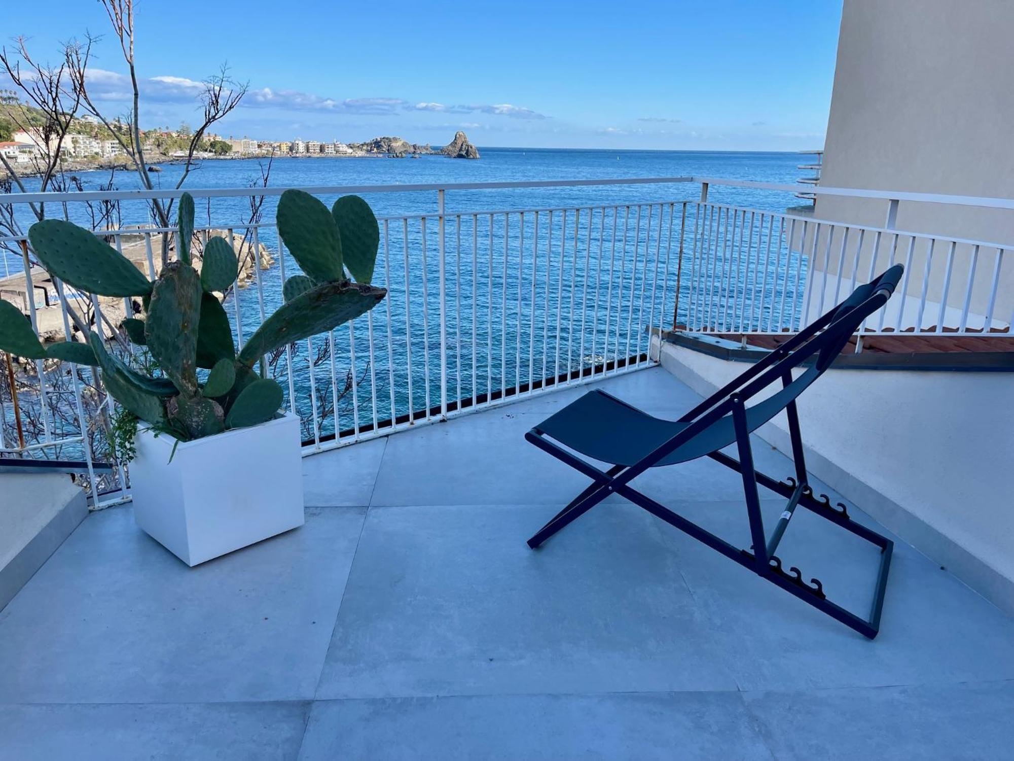 Villa La Finestra Sul Mare Aci Castello Exterior foto